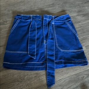 Contrast stitching blue mini skirt